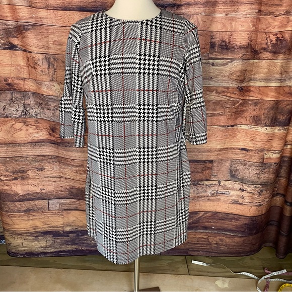 Violet b. Dress - Picture 1 of 11